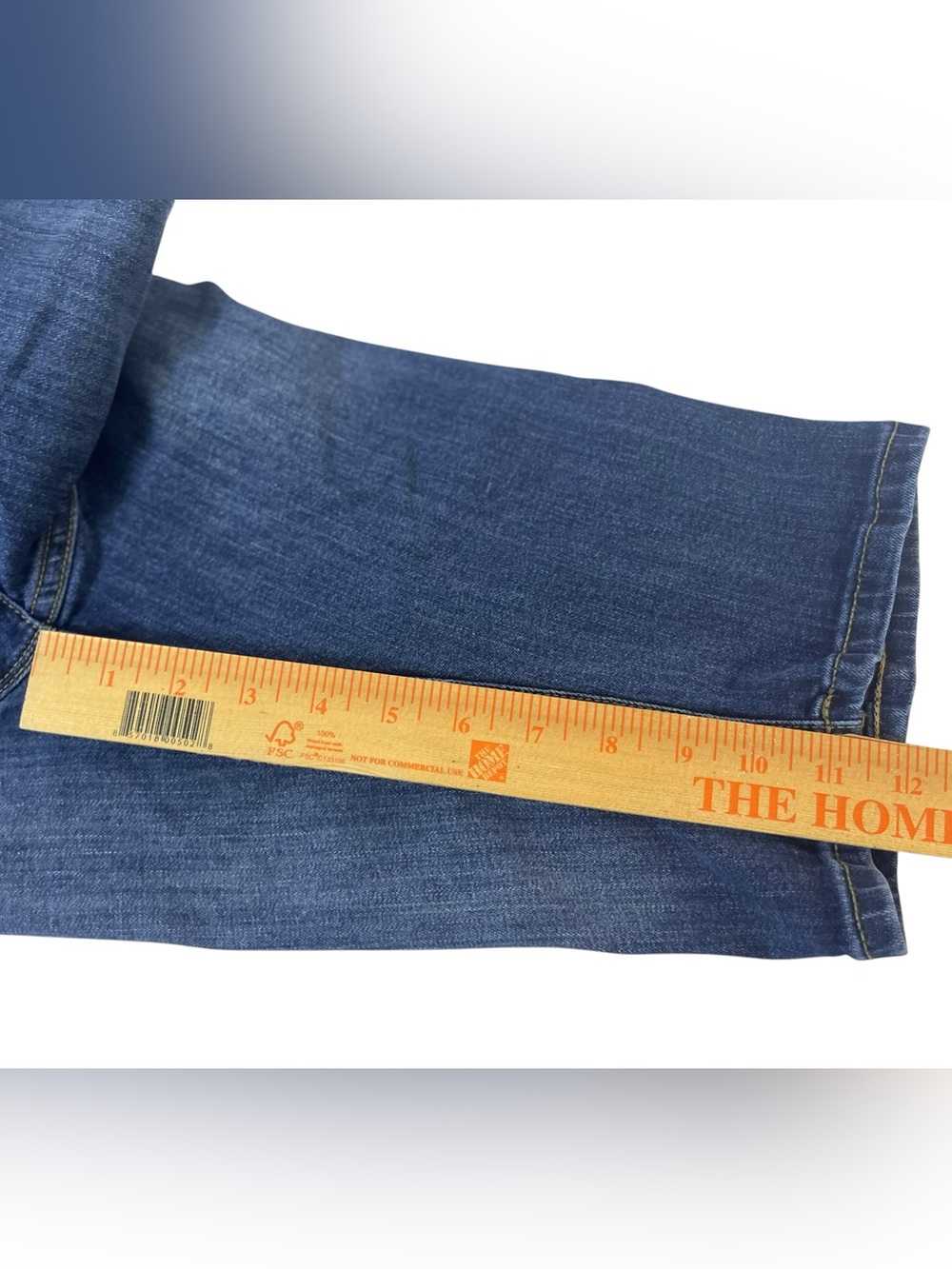 Banana Republic Classic Mid-Blue Denim Bermuda Shorts size 27/4 - Picture 3 of 9